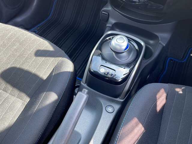 日産 ノート e－パワーオーテック 石川県 2020(令2)年 2.1万km オーロラフレアブルーパール 純正ナビ　（MJ320D-M)/【AM/FM/CD/DVD/フルセグ/BluetoothAudio/SD】　バックカメラ　/前後ドラレコ（DH5-D)/ＥＴＣ２．０　/ＬＥＤヘッドライト　/前後コーナーセンサー　/衝突軽減装置/純正フロアマット　/純正ＡＵＴＥＣＨアルミホイール　　/スマートキー