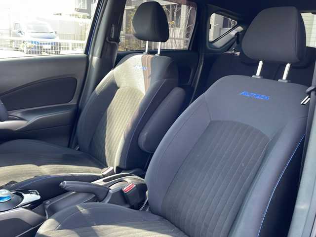 日産 ノート e－パワーオーテック 石川県 2020(令2)年 2.1万km オーロラフレアブルーパール 純正ナビ　（MJ320D-M)/【AM/FM/CD/DVD/フルセグ/BluetoothAudio/SD】　バックカメラ　/前後ドラレコ（DH5-D)/ＥＴＣ２．０　/ＬＥＤヘッドライト　/前後コーナーセンサー　/衝突軽減装置/純正フロアマット　/純正ＡＵＴＥＣＨアルミホイール　　/スマートキー