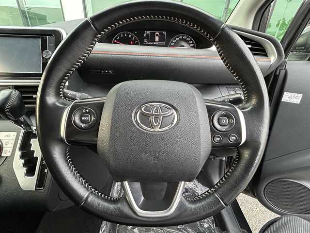 トヨタ シエンタ G 和歌山県 2016(平28)年 8.4万km ブラックマイカ 純正ナビ（NSZT-W62G)/ワンセグTV/（BT/CD/DVD)/バックカメラ/横滑り防止/衝突被害軽減ブレーキ/レーンキープアシスト/オートライト/前方ドラレコ/両側パワスラ/ETC/ステアリングリモコン/純正フロアマット/プッシュスタート/アイドリングストップ/HIDヘッドライト/