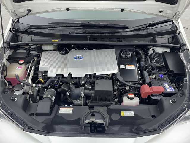 トヨタ プリウス S ツーリングセレクション 三重県 2016(平28)年 6万km ホワイトパールクリスタルシャイン 禁煙車/純正ナビ/・フルセグ/Bluetooth/CD/DVD/AM/FM/モデリスタエアロ/レーダークルーズコントロール/バックカメラ/前席シートヒーター/オートハイビーム/LＥＤフォグ/プリクラッシュセーフティ/レーンキープアシスト/革巻ステアリング/プッシュスタート/スマートキー/ドライブレコーダー/ウィンカーミラー/電動格納ミラー/純正17インチＡＷ