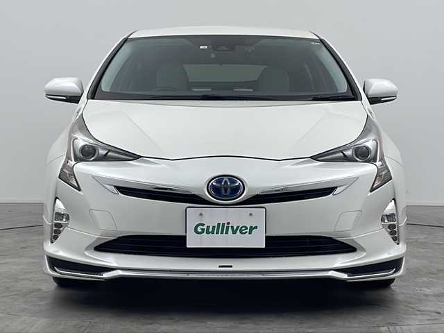 トヨタ プリウス S ツーリングセレクション 三重県 2016(平28)年 6万km ホワイトパールクリスタルシャイン 禁煙車/純正ナビ/・フルセグ/Bluetooth/CD/DVD/AM/FM/モデリスタエアロ/レーダークルーズコントロール/バックカメラ/前席シートヒーター/オートハイビーム/LＥＤフォグ/プリクラッシュセーフティ/レーンキープアシスト/革巻ステアリング/プッシュスタート/スマートキー/ドライブレコーダー/ウィンカーミラー/電動格納ミラー/純正17インチＡＷ