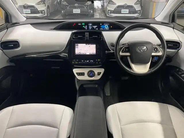 トヨタ プリウス S ツーリングセレクション 広島県 2016(平28)年 6万km ホワイトパールクリスタルシャイン 禁煙車/プリクラッシュセーフティ/レーンキープアシスト/モデリスタエアロ/純正ナビ/・フルセグ/Bluetooth/CD/DVD/AM/FM/レーダークルーズコントロール/バックカメラ/ETC/前席シートヒーター/オートハイビーム/LＥＤフォグ/革巻きステアリング/ドライブレコーダー/ウィンカーミラー/電動格納ミラー/純正17インチアルミホイール/スマートキー/スペアキー/純正ドアバイザー/横滑り防止装置