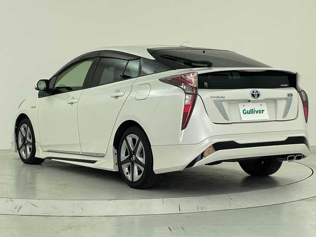 トヨタ プリウス S ツーリングセレクション 大阪府 2016(平28)年 6万km ホワイトパールクリスタルシャイン 禁煙車/モデリスタエアロ/トヨタセーフティーセンス/　・プリクラッシュセーフティ/　・レーダークルーズコントロール/　・レーンディパーチャーアラート/　・オートマチックハイビーム/純正ナビ/　（Bluetooth/CD/DVD）/フルセグTV/バックカメラ/合皮シート/シートヒーター/LEDヘッドライト/オートライト/フォグランプ/純正17インチアルミホイール/純正フロアマット/コーナーセンサー/スマートキー/ETC