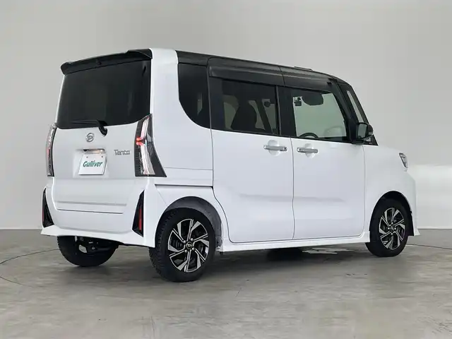 ダイハツ タント カスタム X 埼玉県 2023(令5)年 0.9万km ブラックマイカメタリック/シャイニングホワイトパール 純正9インチスマホ連携ディスプレイオーディオ/ フルセグTV Bluetooth 外部接続端子：USB/HDMI/スマートクルーズパック/レーンキープコントロール/アダプティブクルーズコントロール/スマートアシスト/衝突回避支援ブレーキ機能/衝突警報機能/ブレーキ制御付誤発進抑制機能（前後）/車線逸脱抑制制御機能/車線逸脱警報機能/路側逸脱警報機能/ふらつき警報/ドライブアシストイルミネーション/スマートパノラマパーキングパック/スマートパノラマパーキングアシスト/ステアリングスイッチ（パノラマモニター及び駐車支援用）/ヒーテッドドアミラー/両側パワースライドドア/ビルトインETC2.0/オールシーズンタイヤ（Vector 4Seasons）/純正14インチAW