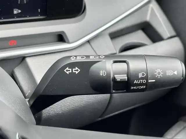日産 オーラ G レザーエディション 奈良県 2022(令4)年 2.7万km ピュアホワイトパール / スーパーブラック 2トーン 社外ナビ　/フルセグ　/ＤＶＤ　/Ｂｌｕｅｔｏｏｔｈ　/全方位カメラ　/ＥＴＣ　/前後ドライブレコーダー　/レザーシート　/社外フロアマット　/純正アルミホイール　/オートLEDライト/衝突被害軽減ブレーキ　/W+サイド+カーテンエアバッグ/保証書