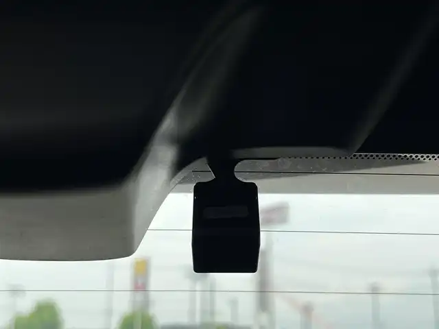 日産 オーラ G レザーエディション 奈良県 2022(令4)年 2.7万km ピュアホワイトパール / スーパーブラック 2トーン 社外ナビ　/フルセグ　/ＤＶＤ　/Ｂｌｕｅｔｏｏｔｈ　/全方位カメラ　/ＥＴＣ　/前後ドライブレコーダー　/レザーシート　/社外フロアマット　/純正アルミホイール　/オートLEDライト/衝突被害軽減ブレーキ　/W+サイド+カーテンエアバッグ/保証書