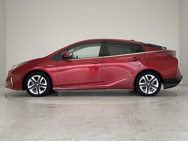 トヨタ プリウス A ツーリングセレクション 愛知県 2018(平30)年 7万km エモーショナルレッド 衝突軽減システム/純正ナビ/レーダークルーズコントロール/シートヒーター/フルセグ/CD DVD/Bluetooth/バックカメラ/コーナーセンサー/純正アルミホイール/ブラインドスポットモニター/LEDヘッドライト/オートマチックハイビーム/ドライブレコーダー/ETC/ステアリングスイッチ/スマートキー/プッシュスタート