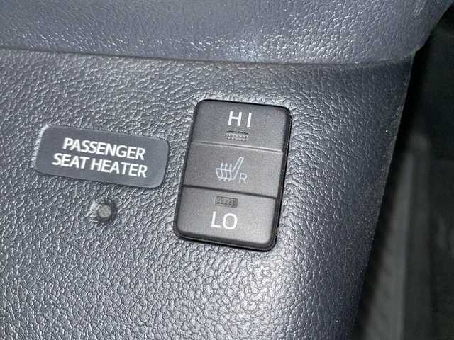 トヨタ プリウス A ツーリングセレクション 愛知県 2018(平30)年 7万km エモーショナルレッド 衝突軽減システム/純正ナビ/レーダークルーズコントロール/シートヒーター/フルセグ/CD DVD/Bluetooth/バックカメラ/コーナーセンサー/純正アルミホイール/ブラインドスポットモニター/LEDヘッドライト/オートマチックハイビーム/ドライブレコーダー/ETC/ステアリングスイッチ/スマートキー/プッシュスタート