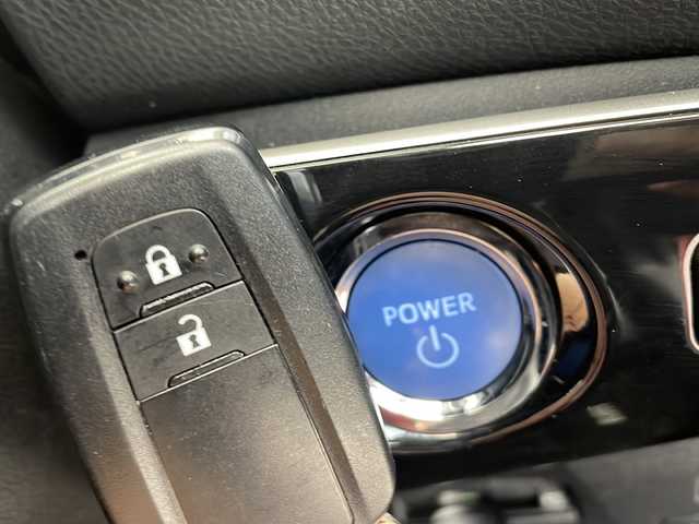 トヨタ プリウス A ツーリングセレクション 愛知県 2018(平30)年 7万km エモーショナルレッド 衝突軽減システム/純正ナビ/レーダークルーズコントロール/シートヒーター/フルセグ/CD DVD/Bluetooth/バックカメラ/コーナーセンサー/純正アルミホイール/ブラインドスポットモニター/LEDヘッドライト/オートマチックハイビーム/ドライブレコーダー/ETC/ステアリングスイッチ/スマートキー/プッシュスタート