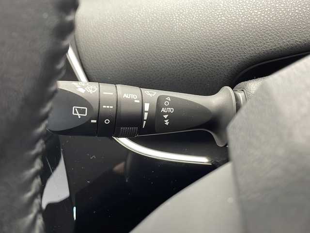 トヨタ プリウス A ツーリングセレクション 愛知県 2018(平30)年 7万km エモーショナルレッド 衝突軽減システム/純正ナビ/レーダークルーズコントロール/シートヒーター/フルセグ/CD DVD/Bluetooth/バックカメラ/コーナーセンサー/純正アルミホイール/ブラインドスポットモニター/LEDヘッドライト/オートマチックハイビーム/ドライブレコーダー/ETC/ステアリングスイッチ/スマートキー/プッシュスタート