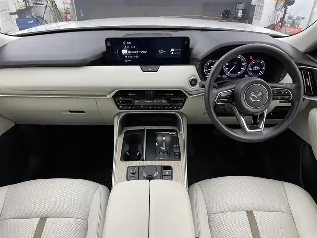 マツダ ＣＸ－６０ XD HV エクスクルーシブモダン 千葉県 2022(令4)年 2.1万km ロジウムホワイトプレミアムメタリック スマートブレーキサポート/・前方検知機能/・右直事故回避アシスト機能/・前進時左右接近物検知機能/・交差点事故回避アシスト機能/・後退時検知機能/・後退時左右接近物検知機能/・降車支援機能付きブラインドスポットモニタリング/・レーンキープアシストシステム/・緊急時車線維持支援/・接近車両検知（前側方／後側方）/純正12.3型センターディスプレイ/・AM/FMラジオ/・BOSEサウンドシステム（12スピーカー）/・Apple CarPlay/・Android Auto/・地デジチューナー/4WD ヒルディセントコントロール/ホワイトレザーシート/・運転席助手席パワーシート/・シートヒーター / エアーシート/パワーバックドア/スマートキー