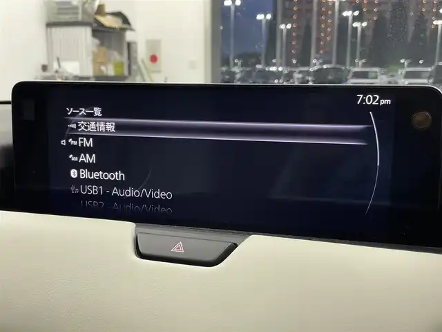 マツダ ＣＸ－６０ XD HV エクスクルーシブモダン 千葉県 2022(令4)年 2.1万km ロジウムホワイトプレミアムメタリック スマートブレーキサポート/・前方検知機能/・右直事故回避アシスト機能/・前進時左右接近物検知機能/・交差点事故回避アシスト機能/・後退時検知機能/・後退時左右接近物検知機能/・降車支援機能付きブラインドスポットモニタリング/・レーンキープアシストシステム/・緊急時車線維持支援/・接近車両検知（前側方／後側方）/純正12.3型センターディスプレイ/・AM/FMラジオ/・BOSEサウンドシステム（12スピーカー）/・Apple CarPlay/・Android Auto/・地デジチューナー/4WD ヒルディセントコントロール/ホワイトレザーシート/・運転席助手席パワーシート/・シートヒーター / エアーシート/パワーバックドア/スマートキー