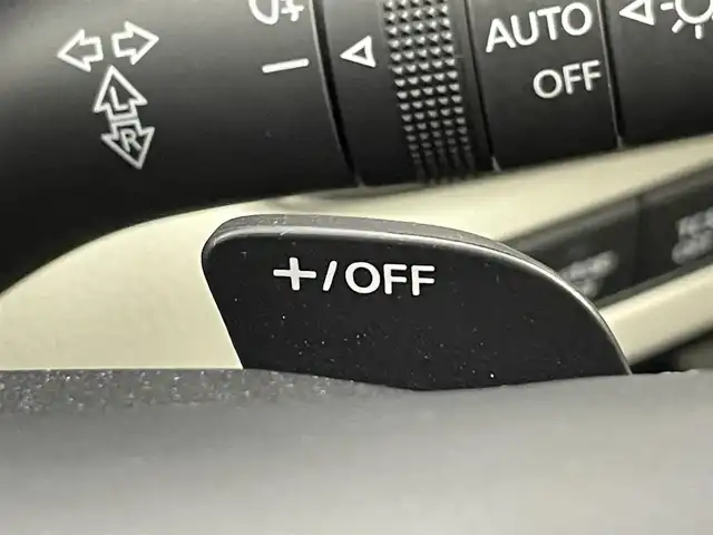 マツダ ＣＸ－６０ XD HV エクスクルーシブモダン 千葉県 2022(令4)年 2.1万km ロジウムホワイトプレミアムメタリック スマートブレーキサポート/・前方検知機能/・右直事故回避アシスト機能/・前進時左右接近物検知機能/・交差点事故回避アシスト機能/・後退時検知機能/・後退時左右接近物検知機能/・降車支援機能付きブラインドスポットモニタリング/・レーンキープアシストシステム/・緊急時車線維持支援/・接近車両検知（前側方／後側方）/純正12.3型センターディスプレイ/・AM/FMラジオ/・BOSEサウンドシステム（12スピーカー）/・Apple CarPlay/・Android Auto/・地デジチューナー/4WD ヒルディセントコントロール/ホワイトレザーシート/・運転席助手席パワーシート/・シートヒーター / エアーシート/パワーバックドア/スマートキー
