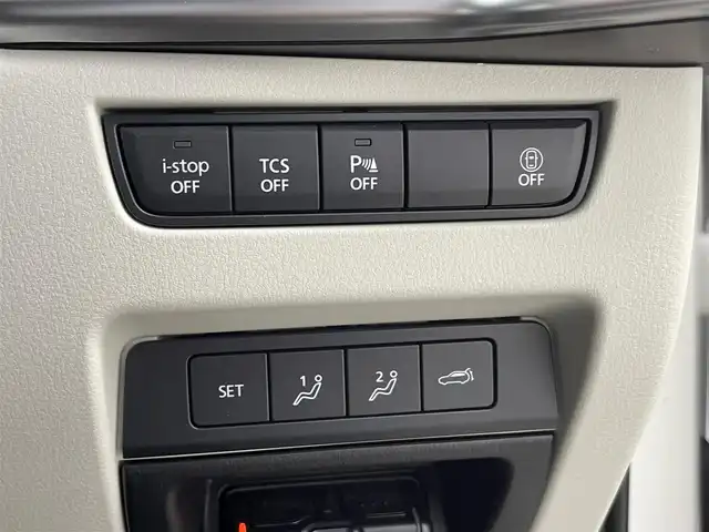マツダ ＣＸ－６０ XD HV エクスクルーシブモダン 千葉県 2022(令4)年 2.1万km ロジウムホワイトプレミアムメタリック スマートブレーキサポート/・前方検知機能/・右直事故回避アシスト機能/・前進時左右接近物検知機能/・交差点事故回避アシスト機能/・後退時検知機能/・後退時左右接近物検知機能/・降車支援機能付きブラインドスポットモニタリング/・レーンキープアシストシステム/・緊急時車線維持支援/・接近車両検知（前側方／後側方）/純正12.3型センターディスプレイ/・AM/FMラジオ/・BOSEサウンドシステム（12スピーカー）/・Apple CarPlay/・Android Auto/・地デジチューナー/4WD ヒルディセントコントロール/ホワイトレザーシート/・運転席助手席パワーシート/・シートヒーター / エアーシート/パワーバックドア/スマートキー