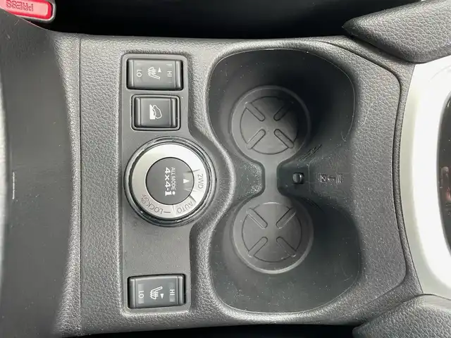 日産 エクストレイル 20X エマージェンシーブレーキ 宮城県 2015(平27)年 10.3万km ブリリアントホワイトパール (株)IDOMが運営する【じしゃロン仙台店】の自社ローン専用車両になりますこちらは現金またはオートローンご利用時の価格です。自社ローンご希望の方は別途その旨お申付け下さい/SDナビ/フルセグ/Bluetooth/CD/DVD/バックカメラ/ETC/シートヒーター/HIDヘッドライト