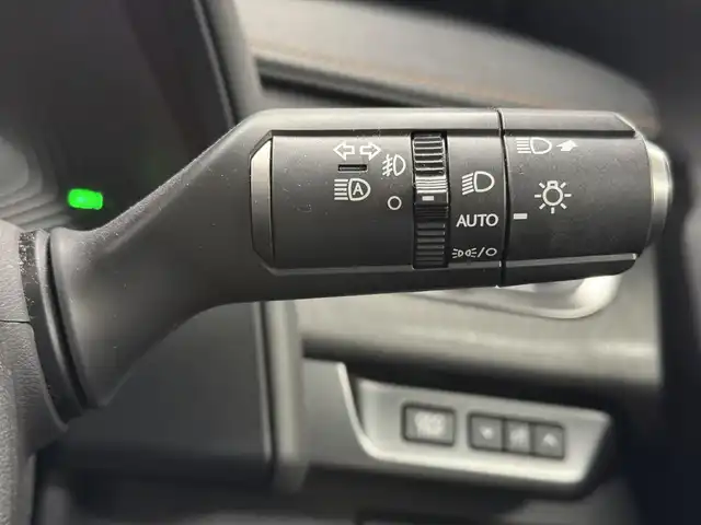 レクサス ＵＸ 250h バージョンL 三重県 2021(令3)年 6.2万km マーキュリーグレーマイカ ハイブリッド/FF/MTモード付フロアCVT/純正 10.3型ナビ/（AM/FM/CD/DVD/Blu-ray/SD/SDREC/USB/Bluetooth/Miracast/AUX/フルセグTV）/【OP】パノラミックビューモニター/ドライブレコーダー 前方/ビルトインETC2.0/LEXUS Safety System＋/●プリクラッシュセーフティ/●レーントレーシングアシスト/●レーダークルコン（全車速追従機能付）/●アダプティブハイビームシステム/●ロードサインアシスト/・【OP】ブラインドスポットモニター＋パーキングサポートブレーキ（静止物＆後方接近車両）/・先行車発進告知機能/・【OP】ITS Conncect/装備/・3眼LEDヘッドライト/・ハンズフリーパワーバックドア/・本革シート（内装色：オーカー）/・シートヒーター＆ベンチレーション（D/N）/・ステアリングヒーター/・パワーシート（Dメモリー・電動ランバーサポート付8way/N8way）/・雨滴感応式ワイパー/・USB充電ジャックx2/・タイヤ空気圧警告表示［TPWS］/・純正18inAW＋ランフラットタイヤ/・保/取/ナビ取/・スマートキーx2&カードキーx1/など