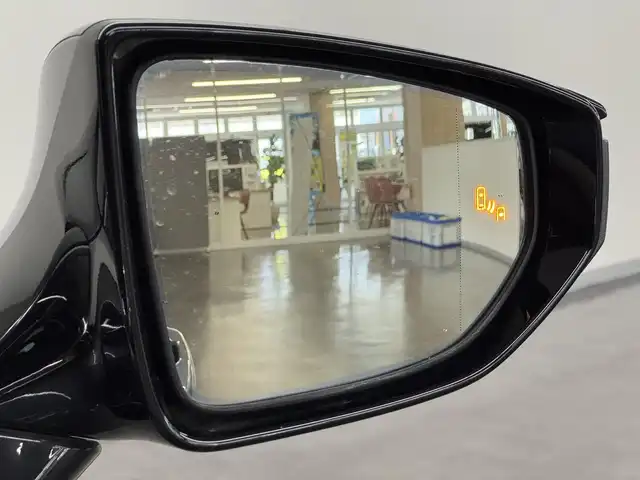 レクサス ＵＸ 250h バージョンL 三重県 2021(令3)年 6.2万km マーキュリーグレーマイカ ハイブリッド/FF/MTモード付フロアCVT/純正 10.3型ナビ/（AM/FM/CD/DVD/Blu-ray/SD/SDREC/USB/Bluetooth/Miracast/AUX/フルセグTV）/【OP】パノラミックビューモニター/ドライブレコーダー 前方/ビルトインETC2.0/LEXUS Safety System＋/●プリクラッシュセーフティ/●レーントレーシングアシスト/●レーダークルコン（全車速追従機能付）/●アダプティブハイビームシステム/●ロードサインアシスト/・【OP】ブラインドスポットモニター＋パーキングサポートブレーキ（静止物＆後方接近車両）/・先行車発進告知機能/・【OP】ITS Conncect/装備/・3眼LEDヘッドライト/・ハンズフリーパワーバックドア/・本革シート（内装色：オーカー）/・シートヒーター＆ベンチレーション（D/N）/・ステアリングヒーター/・パワーシート（Dメモリー・電動ランバーサポート付8way/N8way）/・雨滴感応式ワイパー/・USB充電ジャックx2/・タイヤ空気圧警告表示［TPWS］/・純正18inAW＋ランフラットタイヤ/・保/取/ナビ取/・スマートキーx2&カードキーx1/など