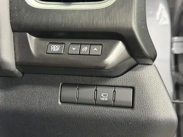 レクサス ＵＸ 250h バージョンL 三重県 2021(令3)年 6.2万km マーキュリーグレーマイカ ハイブリッド/FF/MTモード付フロアCVT/純正 10.3型ナビ/（AM/FM/CD/DVD/Blu-ray/SD/SDREC/USB/Bluetooth/Miracast/AUX/フルセグTV）/【OP】パノラミックビューモニター/ドライブレコーダー 前方/ビルトインETC2.0/LEXUS Safety System＋/●プリクラッシュセーフティ/●レーントレーシングアシスト/●レーダークルコン（全車速追従機能付）/●アダプティブハイビームシステム/●ロードサインアシスト/・【OP】ブラインドスポットモニター＋パーキングサポートブレーキ（静止物＆後方接近車両）/・先行車発進告知機能/・【OP】ITS Conncect/装備/・3眼LEDヘッドライト/・ハンズフリーパワーバックドア/・本革シート（内装色：オーカー）/・シートヒーター＆ベンチレーション（D/N）/・ステアリングヒーター/・パワーシート（Dメモリー・電動ランバーサポート付8way/N8way）/・雨滴感応式ワイパー/・USB充電ジャックx2/・タイヤ空気圧警告表示［TPWS］/・純正18inAW＋ランフラットタイヤ/・保/取/ナビ取/・スマートキーx2&カードキーx1/など