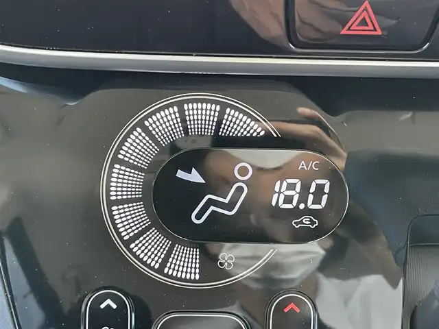 日産 デイズ ルークス ハイウェイスター Xターボ 千葉県 2018(平30)年 0.7万km オーシャンブルーP ワンオーナー/ターボ/衝突軽減ブレーキ/全方位カメラ/純正７インチＳＤナビ/フルセグＴＶ/ＥＴＣ/純正１４インチアルミホイール/コーナーセンサー/ＬＥＤヘッドライト/オートライト/オートハイビーム