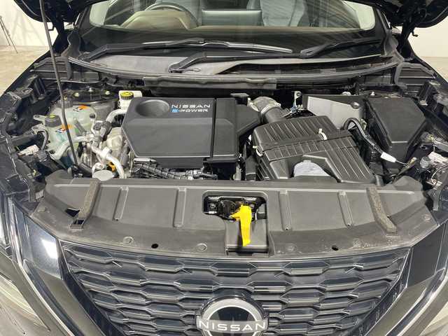 日産 エクストレイル X e－4ORCE 神奈川県 2022(令4)年 1万km ダイヤモンドブラック プロパイロット/純正12.3型ディスプレイオーディオ/・BT/AppleCarPlay/AndroidAuto/フルセグTV/USB/AM/FM/アラウンドビューモニター/VDC/360度セーフティアシスト/BSM/革巻きステアリング/ステアリングスイッチ/ステアリングヒーター/パワーシート(D)/シートヒーター(D/N)/インテリジェントルームミラー/ビルトインETC2.0/パワーバックドア/インテリジェントキー/プッシュスタートボタン/LEDヘッドライト/オートライト/オートハイビーム/ヘッドライトレベライザー/純正フロアマット/純正18インチアルミホイール