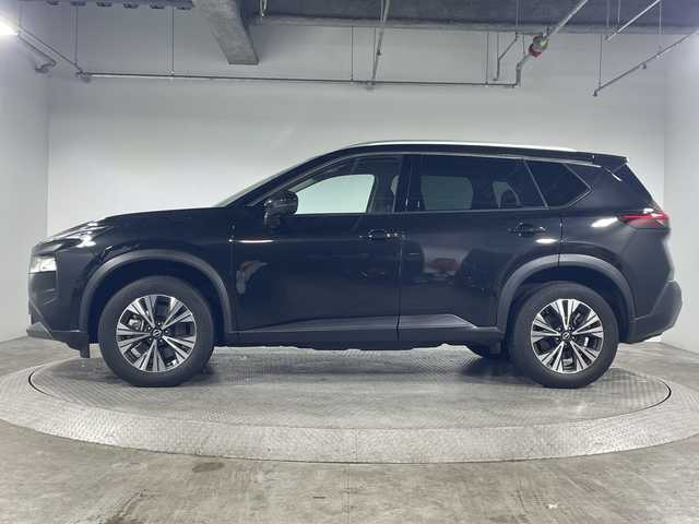 日産 エクストレイル X e－4ORCE 神奈川県 2022(令4)年 1万km ダイヤモンドブラック プロパイロット/純正12.3型ディスプレイオーディオ/・BT/AppleCarPlay/AndroidAuto/フルセグTV/USB/AM/FM/アラウンドビューモニター/VDC/360度セーフティアシスト/BSM/革巻きステアリング/ステアリングスイッチ/ステアリングヒーター/パワーシート(D)/シートヒーター(D/N)/インテリジェントルームミラー/ビルトインETC2.0/パワーバックドア/インテリジェントキー/プッシュスタートボタン/LEDヘッドライト/オートライト/オートハイビーム/ヘッドライトレベライザー/純正フロアマット/純正18インチアルミホイール