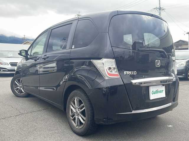 ホンダ フリード GH 長野県 2012(平24)年 11.4万km プレミアムブラキッシュパール ・純正7インチナビゲーション/CD DVD ワンセグTV/・バックカメラ/・ETC/・片側パワースライドドア/・アイドリングストップ/・スマートキー/・社外15インチアルミホイール