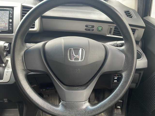 ホンダ フリード GH 長野県 2012(平24)年 11.4万km プレミアムブラキッシュパール ・純正7インチナビゲーション/CD DVD ワンセグTV/・バックカメラ/・ETC/・片側パワースライドドア/・アイドリングストップ/・スマートキー/・社外15インチアルミホイール
