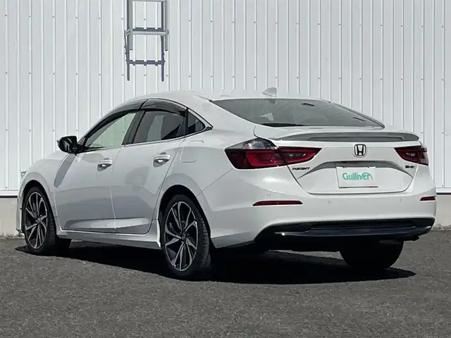 ホンダ インサイト EX・ブラックスタイル 熊本県 2020(令2)年 7.1万km プラチナホワイトパール 純正ナビ/・AM/FM/CD/DVD/BT/・フルセグTV/バックカメラ/CMBS（衝突被害軽減ブレーキ）/先行車検知/・発信お知らせ/路外逸脱抑制/レーンキープアシスト/ブライドスポットシステム/標識認識機能/ドライバー注意力モニター/前後パーキングセンサーシステム/レーダークルーズコントロール/・追従走行機能/・操舵支援機能/横滑り防止装置/ビルトインETC2.0/前後純正ドライブレコーダー/ハーフレザーシート/・D/Nパワーシート/・D/Nシートヒーター/純正ステアリング/・ステアリングスイッチ/・パドルシフト/電動格納ミラー/・ミラーヒーター/LEDヘッドライト/・オートライト/・フォグランプ/純正フロアマット/純正18インチAW/プッシュスタート/・スマートキー/・スペアキー