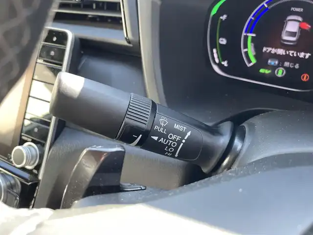 ホンダ インサイト EX・ブラックスタイル 熊本県 2020(令2)年 7.1万km プラチナホワイトパール 純正ナビ/・AM/FM/CD/DVD/BT/・フルセグTV/バックカメラ/CMBS（衝突被害軽減ブレーキ）/先行車検知/・発信お知らせ/路外逸脱抑制/レーンキープアシスト/ブライドスポットシステム/標識認識機能/ドライバー注意力モニター/前後パーキングセンサーシステム/レーダークルーズコントロール/・追従走行機能/・操舵支援機能/横滑り防止装置/ビルトインETC2.0/前後純正ドライブレコーダー/ハーフレザーシート/・D/Nパワーシート/・D/Nシートヒーター/純正ステアリング/・ステアリングスイッチ/・パドルシフト/電動格納ミラー/・ミラーヒーター/LEDヘッドライト/・オートライト/・フォグランプ/純正フロアマット/純正18インチAW/プッシュスタート/・スマートキー/・スペアキー