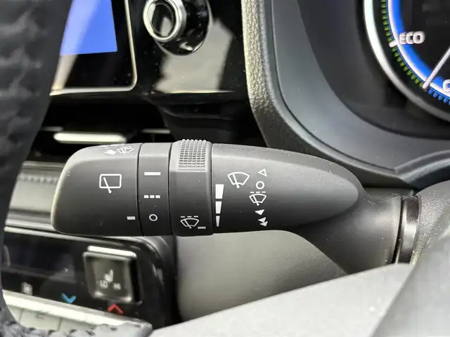 トヨタ ヴォクシー ハイブリッド S－Z 大分県 2025(令7)年 0.2万km アティチュードブラックマイカ ・純正ナビ(CD/DVD/BT/USB)/・フリップダウンモニター/・バックカメラ/・フルセグテレビ/・プリクラッシュセーフティ/・コーナーセンサー/・AC100V/・オートハイビーム/・シートヒーター/・ブレーキホールド/・ステアリングリモコン/・スマートキー/・プッシュスタート