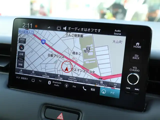 ホンダ ヴェゼル ハイブリッド e:HEV Z 神奈川県 2025(令7)年 0.1千km プラチナホワイトパール ワンオーナー/Honda SENSING/ブラインドスポットインフォメーション/アダプティブドライビングビーム(ADB)/後退出庫サポート/Honda CONNECTディスプレー＋ETC2.0車載器＋ワイヤレス充電器/運転席助手席シートヒーター/ハンズフリーアクセスパワーテールゲート(予約クローズ機能付)/LEDシーケンシャルターンシグナルランプ/マルチビューカメラシステム＋プレミアムオーディオ/18インチアルミホイール/コンビシート/本革巻きステアリング/保証書/取説、ナビ説/スペアスマートキー