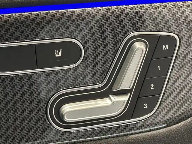 メルセデス・ベンツ ＧＬＢ２５０ 4マチック スポーツ 新潟県 2021(令3)年 4.6万km デジタルホワイト ナビゲーションパッケージ/・テレビ機能/・アクティブステアリングアシスト/・トラフィックサインアシスト/レーダーセーフティパッケージ/・アクティブブレーキアシスト/・アクティブディスタンスアシスト/・アクティブブラインドスポットアシスト/３６０°カメラシステム/メモリー付フルパワーシート/シートヒーター/クルーズコントロール＆可変スピードリミッター/パドルシフト/ホイール付きスタッドレス車載/４WD/アイドリングストップ/スペアキー１本/ETC2.0/アンビエントライト（64色）