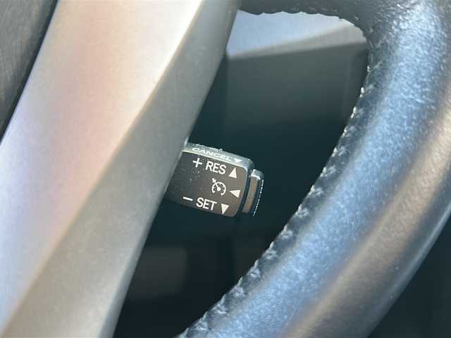 トヨタ プリウス G 広島県 2015(平27)年 7.4万km ブラック 禁煙/モデリスタエアロ/クルーズコントロール/純正８型ナビ（NSZA-X64T）/・フルセグ/CD/DVD/SD/SDREC/バックカメラ/革巻きステアリング/ステアリングスイッチ/オートライト/トノカバー/純正ドアバイザー/電動格納ウィンカーミラー/社外ドライブレコーダー（DC-DR412）/ETC/スマートキー/プッシュスタート/スペアキー/純正17インチアルミホイール