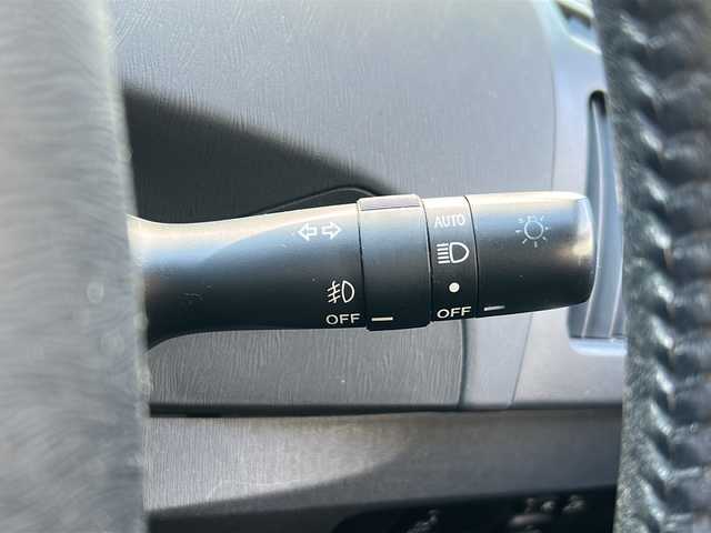 トヨタ プリウス G 広島県 2015(平27)年 7.4万km ブラック 禁煙/モデリスタエアロ/クルーズコントロール/純正８型ナビ（NSZA-X64T）/・フルセグ/CD/DVD/SD/SDREC/バックカメラ/革巻きステアリング/ステアリングスイッチ/オートライト/トノカバー/純正ドアバイザー/電動格納ウィンカーミラー/社外ドライブレコーダー（DC-DR412）/ETC/スマートキー/プッシュスタート/スペアキー/純正17インチアルミホイール