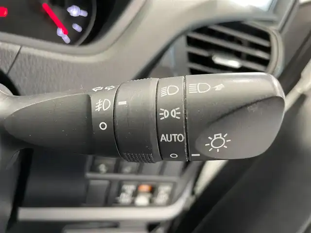 トヨタ ヴォクシー ZS 煌Ⅱ 鹿児島県 2020(令2)年 6.2万km ホワイトパールクリスタルシャイン 純正１０インチナビ【NSZN-Z68T】/(Bluetooth.TV.CD.DVD)/バックモニター/トヨタセーフティセンス/・レーンキープアシスト/・プリクラッシュセーフティ/・オートハイビーム/両側パワースライドドア /ETC2.0/純正ドライブレコーダー【DRT-H68A】/LEDヘッドライト/純正フロアマット/純正ドアバイザー