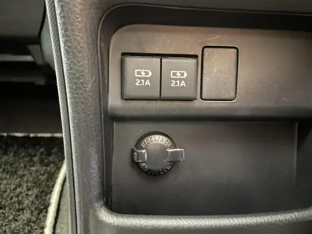 トヨタ ヴォクシー ZS 煌Ⅱ 鹿児島県 2020(令2)年 6.2万km ホワイトパールクリスタルシャイン 純正１０インチナビ【NSZN-Z68T】/(Bluetooth.TV.CD.DVD)/バックモニター/トヨタセーフティセンス/・レーンキープアシスト/・プリクラッシュセーフティ/・オートハイビーム/両側パワースライドドア /ETC2.0/純正ドライブレコーダー【DRT-H68A】/LEDヘッドライト/純正フロアマット/純正ドアバイザー