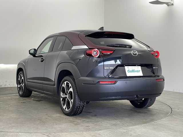 マツダ ＭＸ－３０ロータリーＥＶ エディションR 兵庫県 2023(令5)年 0.5万km 黒Ⅱ ・純正ナビ/Bluetooth/USB/HDMI/TV/・360°ビューモニター/・ビルトインETC/・車間維持制御/・速度標識警報/・ドライバーモニタリング/・前後側方接近車両検知/・車線逸脱警報システム/・ブラインドスポットモニタリング/・ディスタンス＆スピードアラート/・レーンキープアシストシステム/・スマートブレーキサポート/・スマートシティブレーキサポート/・緊急時車線維持支援/・パーキングセンサー/・ヘッドアップディスプレイ/・ハーフレザーシート/・運転席パワーシート/・前席シートヒーター/・革巻きステアリング/・パドルシフト/・ステアリングヒーター/・レーダークルーズコントロール/・アダプティブＬＥＤヘッドライト/・純正18インチアルミホイール