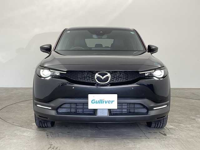 マツダ ＭＸ－３０ロータリーＥＶ エディションR 兵庫県 2023(令5)年 0.5万km 黒Ⅱ ・純正ナビ/Bluetooth/USB/HDMI/TV/・360°ビューモニター/・ビルトインETC/・車間維持制御/・速度標識警報/・ドライバーモニタリング/・前後側方接近車両検知/・車線逸脱警報システム/・ブラインドスポットモニタリング/・ディスタンス＆スピードアラート/・レーンキープアシストシステム/・スマートブレーキサポート/・スマートシティブレーキサポート/・緊急時車線維持支援/・パーキングセンサー/・ヘッドアップディスプレイ/・ハーフレザーシート/・運転席パワーシート/・前席シートヒーター/・革巻きステアリング/・パドルシフト/・ステアリングヒーター/・レーダークルーズコントロール/・アダプティブＬＥＤヘッドライト/・純正18インチアルミホイール