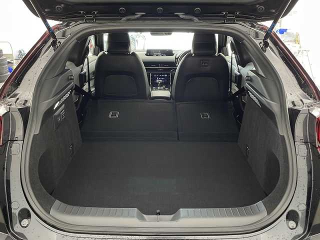 マツダ ＭＸ－３０ロータリーＥＶ エディションR 兵庫県 2023(令5)年 0.5万km 黒Ⅱ ・純正ナビ/Bluetooth/USB/HDMI/TV/・360°ビューモニター/・ビルトインETC/・車間維持制御/・速度標識警報/・ドライバーモニタリング/・前後側方接近車両検知/・車線逸脱警報システム/・ブラインドスポットモニタリング/・ディスタンス＆スピードアラート/・レーンキープアシストシステム/・スマートブレーキサポート/・スマートシティブレーキサポート/・緊急時車線維持支援/・パーキングセンサー/・ヘッドアップディスプレイ/・ハーフレザーシート/・運転席パワーシート/・前席シートヒーター/・革巻きステアリング/・パドルシフト/・ステアリングヒーター/・レーダークルーズコントロール/・アダプティブＬＥＤヘッドライト/・純正18インチアルミホイール