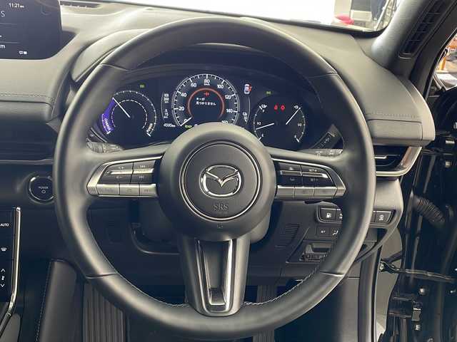 マツダ ＭＸ－３０ロータリーＥＶ エディションR 兵庫県 2023(令5)年 0.5万km 黒Ⅱ ・純正ナビ/Bluetooth/USB/HDMI/TV/・360°ビューモニター/・ビルトインETC/・車間維持制御/・速度標識警報/・ドライバーモニタリング/・前後側方接近車両検知/・車線逸脱警報システム/・ブラインドスポットモニタリング/・ディスタンス＆スピードアラート/・レーンキープアシストシステム/・スマートブレーキサポート/・スマートシティブレーキサポート/・緊急時車線維持支援/・パーキングセンサー/・ヘッドアップディスプレイ/・ハーフレザーシート/・運転席パワーシート/・前席シートヒーター/・革巻きステアリング/・パドルシフト/・ステアリングヒーター/・レーダークルーズコントロール/・アダプティブＬＥＤヘッドライト/・純正18インチアルミホイール