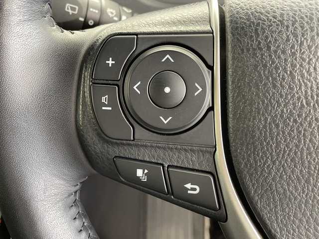 トヨタ ノア Si ダブルバイビーⅢ 鹿児島県 2020(令2)年 2.8万km ホワイトパールクリスタルシャイン ディーラーナビ　/（フルセグ/Bluetooth/CD/DVD）/フリップダウンモニター　/バックカメラ　/ドライブレコーダー　/ハーフレザー　/両側パワースライドドア　/オートホールド　/レーンキープアシスト　/クルーズコントロール　/バイザー　/オートハイビーム/ETC2.0/LEDヘッドライト/衝突軽減ブレーキ/スマートキー