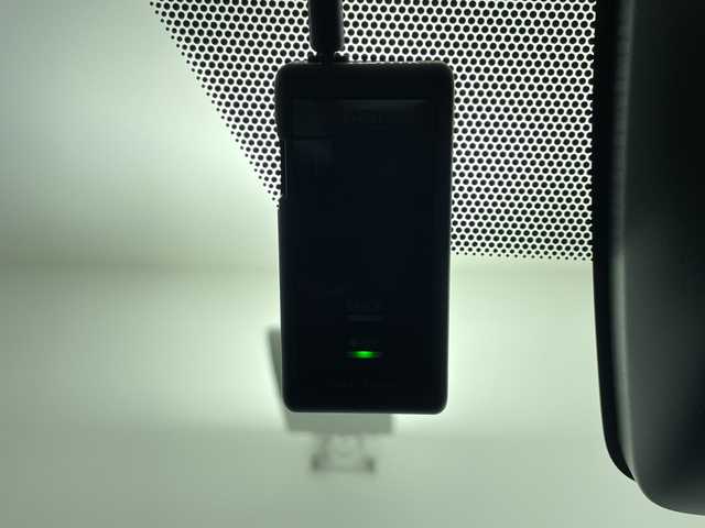 トヨタ ノア Si ダブルバイビーⅢ 鹿児島県 2020(令2)年 2.8万km ホワイトパールクリスタルシャイン ディーラーナビ　/（フルセグ/Bluetooth/CD/DVD）/フリップダウンモニター　/バックカメラ　/ドライブレコーダー　/ハーフレザー　/両側パワースライドドア　/オートホールド　/レーンキープアシスト　/クルーズコントロール　/バイザー　/オートハイビーム/ETC2.0/LEDヘッドライト/衝突軽減ブレーキ/スマートキー