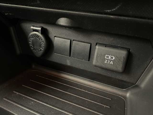 トヨタ ライズ G 愛知県 2021(令3)年 5万km ナチュラルベージュマイカM 純正ナビ(NSZT-W68T)/バックカメラ/Bluetooth・/スマートアシスト/衝突回避支援ブレーキ/衝突警報/車線逸脱警報/車線逸脱抑制制御/ブレーキ制御付誤発進抑制(前方・後方)/先行車発進お知らせ/オートマチックハイビーム/フロント・バックソナー/標識認識/横滑り防止/アイドリングストップ/ヒルスタートアシスト/LEDヘッドライト/オートライト/オート電動格納ミラーウィンカー/ファブリックシート/純正フロアマット/プッシュスタート/スマートキー/スペアキー/保証書・取扱説明書