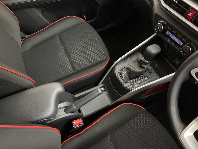 トヨタ ライズ G 愛知県 2021(令3)年 5万km ナチュラルベージュマイカM 純正ナビ(NSZT-W68T)/バックカメラ/Bluetooth・/スマートアシスト/衝突回避支援ブレーキ/衝突警報/車線逸脱警報/車線逸脱抑制制御/ブレーキ制御付誤発進抑制(前方・後方)/先行車発進お知らせ/オートマチックハイビーム/フロント・バックソナー/標識認識/横滑り防止/アイドリングストップ/ヒルスタートアシスト/LEDヘッドライト/オートライト/オート電動格納ミラーウィンカー/ファブリックシート/純正フロアマット/プッシュスタート/スマートキー/スペアキー/保証書・取扱説明書