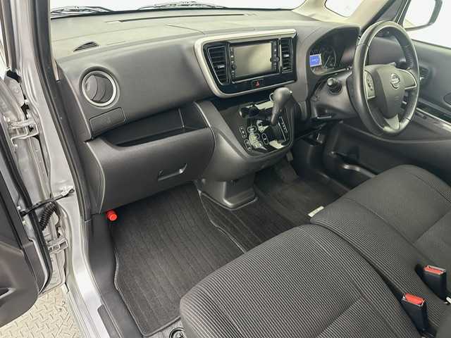 日産 デイズ ルークス ハイウェイスターX 兵庫県 2017(平29)年 4.4万km クールシルバー 純正ナビ(CD/Bluetooth/フルセグTV)/ETC/社外ドライブレコーダー/純正アルミホイール/片側パワースライドドア/全周囲カメラ/スマートキー/LEDヘッドライト/フォグランプ/純正フロアマット/アイドリングストップ