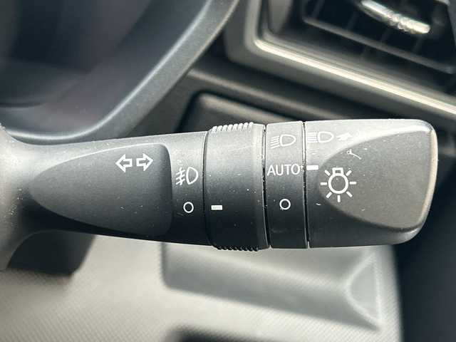 トヨタ ライズ Z 大阪府 2020(令2)年 8.7万km ブラックマイカメタリック/シャイニングホワイトパール 純正9インチSDナビ(NSZT-Y68T)/BT/CD/DVD/フルセグTV/AUX/HDMI/360度カメラ/デジタルインナーミラー/スマートアシスト/・衝突警報機能/・衝突回避支援ブレーキ/・ブレーキ制御付誤発信抑制機能/・車線逸脱警報機能/・車線逸脱抑制制御機能/・先行車発進お知らせ機能/・追従機能付きクルーズコントロール/・レーンキープコントロール/・オートハイビーム/前後ソナー/前席シートヒーター/前後ドラレコ/純正ビルトインETC2.0/USB充電ポート（前席1口、後席2口）/純正17インチAW/スペアキー/イエローフォグランプ（VELENO）/サブウーファー（KENWOOD）/フットライト