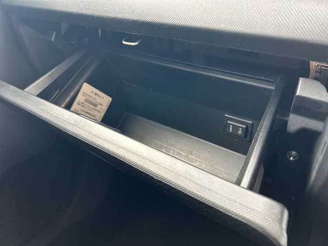 トヨタ ライズ Z 大阪府 2020(令2)年 8.7万km ブラックマイカメタリック/シャイニングホワイトパール 純正9インチSDナビ(NSZT-Y68T)/BT/CD/DVD/フルセグTV/AUX/HDMI/360度カメラ/デジタルインナーミラー/スマートアシスト/・衝突警報機能/・衝突回避支援ブレーキ/・ブレーキ制御付誤発信抑制機能/・車線逸脱警報機能/・車線逸脱抑制制御機能/・先行車発進お知らせ機能/・追従機能付きクルーズコントロール/・レーンキープコントロール/・オートハイビーム/前後ソナー/前席シートヒーター/前後ドラレコ/純正ビルトインETC2.0/USB充電ポート（前席1口、後席2口）/純正17インチAW/スペアキー/イエローフォグランプ（VELENO）/サブウーファー（KENWOOD）/フットライト