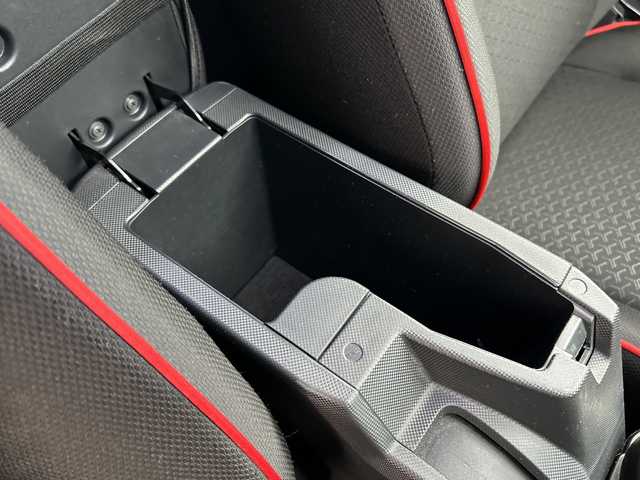 トヨタ ライズ Z 大阪府 2020(令2)年 8.7万km ブラックマイカメタリック/シャイニングホワイトパール 純正9インチSDナビ(NSZT-Y68T)/BT/CD/DVD/フルセグTV/AUX/HDMI/360度カメラ/デジタルインナーミラー/スマートアシスト/・衝突警報機能/・衝突回避支援ブレーキ/・ブレーキ制御付誤発信抑制機能/・車線逸脱警報機能/・車線逸脱抑制制御機能/・先行車発進お知らせ機能/・追従機能付きクルーズコントロール/・レーンキープコントロール/・オートハイビーム/前後ソナー/前席シートヒーター/前後ドラレコ/純正ビルトインETC2.0/USB充電ポート（前席1口、後席2口）/純正17インチAW/スペアキー/イエローフォグランプ（VELENO）/サブウーファー（KENWOOD）/フットライト