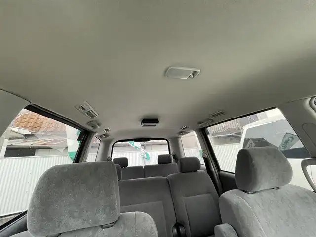 トヨタ ヴォクシー X 岡山県 2005(平17)年 10.7万km ダークグレーマイカM 登録時走行距離106556km/純正SDナビ/(AM/FM/TV/DISC)/両側スライド/車外バックカメラ/３列シート/リモコンキー/パワーステアリング/パワーウィンドウ/ABS/ETC/純正15インチアルミホイール/純正フロアマット/スペアキー１/盗難防止装置/記録簿