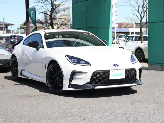 トヨタ ＧＲ８６ RZ 神奈川県 2025(令7)年 0.1万km未満 クリスタルホワイトパール ：オプション：/クリスタルホワイトパール（K1X）/TRD／GRエアロ&スポーツマフラー/SACHS（ZF)アブソーバー/GR純正フロアマット/：ワンオーナー ：/シートヒーター（前席）/純正18インチアルミホイール/6速マニュアル/ーーーーーーーーーーーーーーーーーーー/保証書/取扱説明書/スペアスマートキー×1本/メモリナビ
